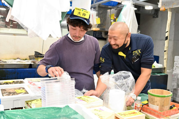 来店する度に驚き、感動がある売り場。いい品をそろえられるよう日々努力をしております。